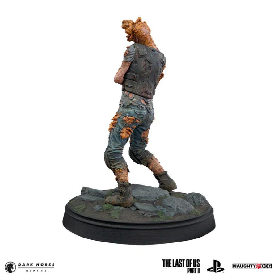 DHC3010-338 The Last Of Us 2 - Armoured Clicker Figure - Dark Horse Comics - Titan Pop Culture