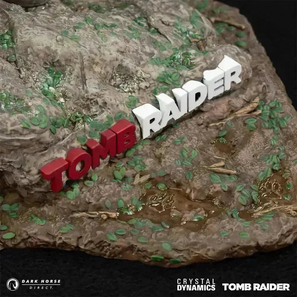 DHC3014-203 Tomb Raider - Lara Croft (Survivor Era) PVC Statue - Dark Horse Comics - Titan Pop Culture