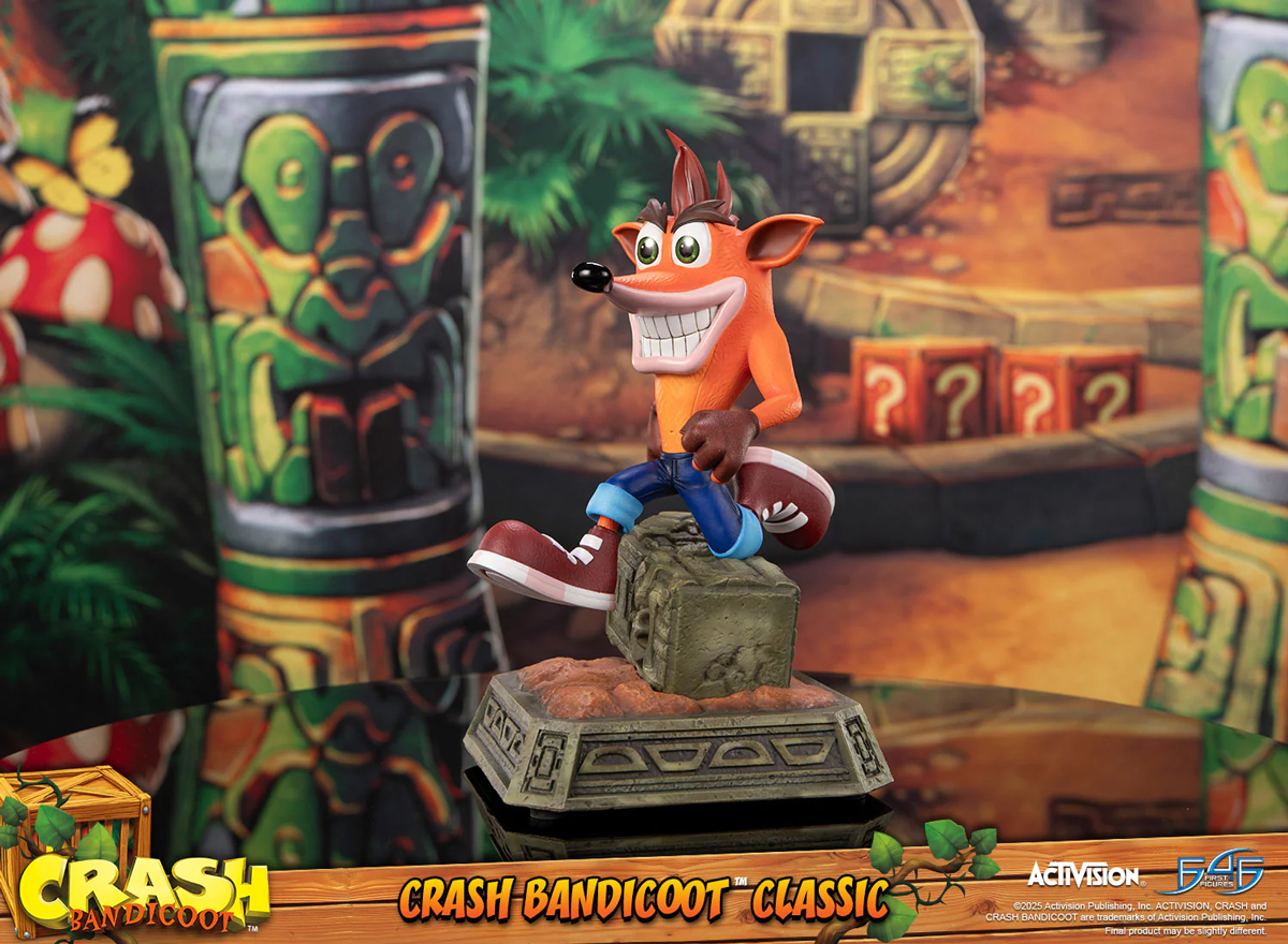 Crash Bandicoot - Crash Running Statue