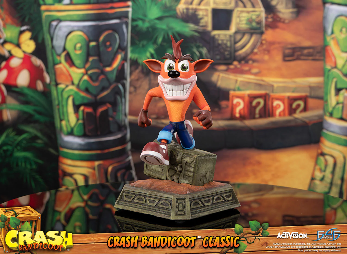 Crash Bandicoot - Crash Running Statue
