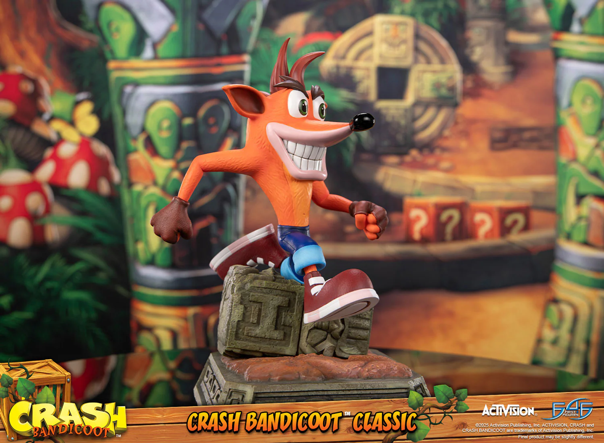 Crash Bandicoot - Crash Running Statue