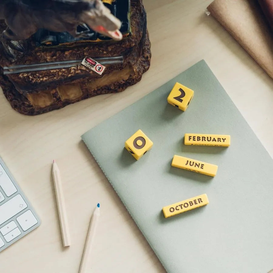 GRUCP3D16 Jurassic Park - T-Rex 3D Perpetual Calendar - Grupoerik - Titan Pop Culture