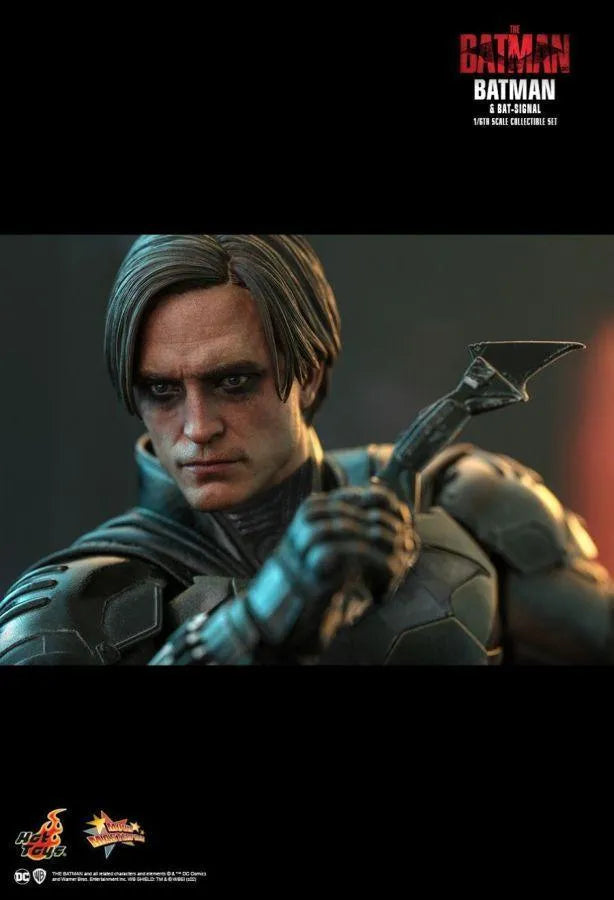 HOTMMS641 The Batman - Batman and Bat-Signal 1:6 Scale Action Figure Set - Hot Toys - Titan Pop Culture