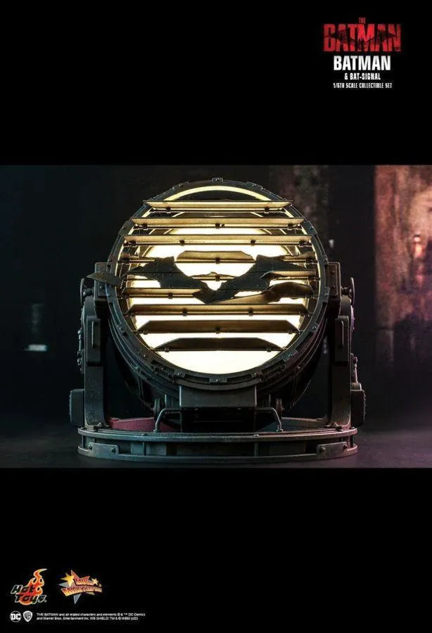 HOTMMS641 The Batman - Batman and Bat-Signal 1:6 Scale Action Figure Set - Hot Toys - Titan Pop Culture