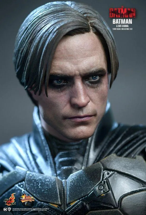 HOTMMS641 The Batman - Batman and Bat-Signal 1:6 Scale Action Figure Set - Hot Toys - Titan Pop Culture