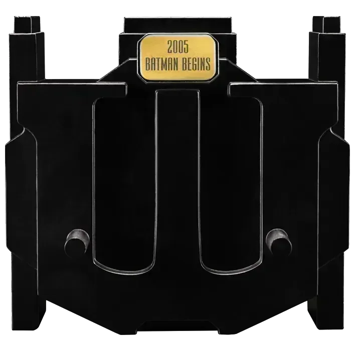 IKO1402 Batman Begins - Batarang Metal Replica - Ikon Collectables - Titan Pop Culture