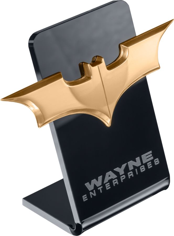 Batman Begins - Réplica a escala del batarang con soporte