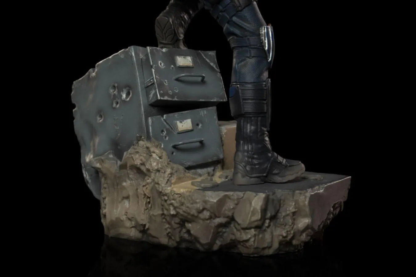 IRO28013 Black Widow - Taskmaster 1:10 Scale Statue - Iron Studios - Titan Pop Culture