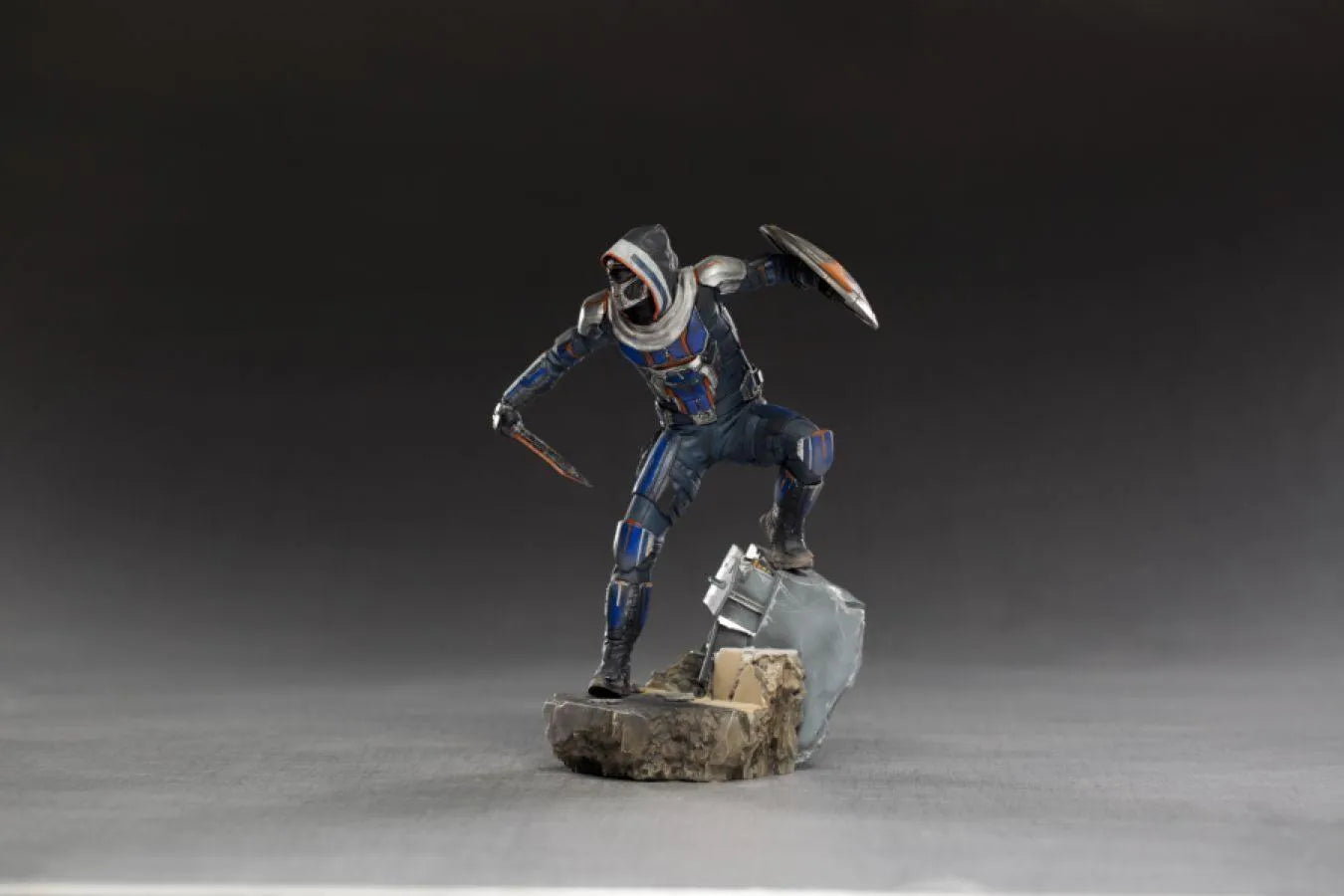 IRO28013 Black Widow - Taskmaster 1:10 Scale Statue - Iron Studios - Titan Pop Culture