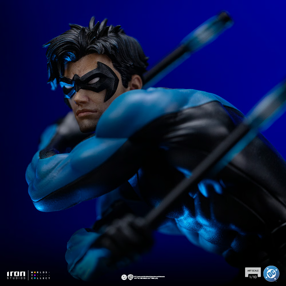 Batman - Nightwing 1:10 Scale Statue