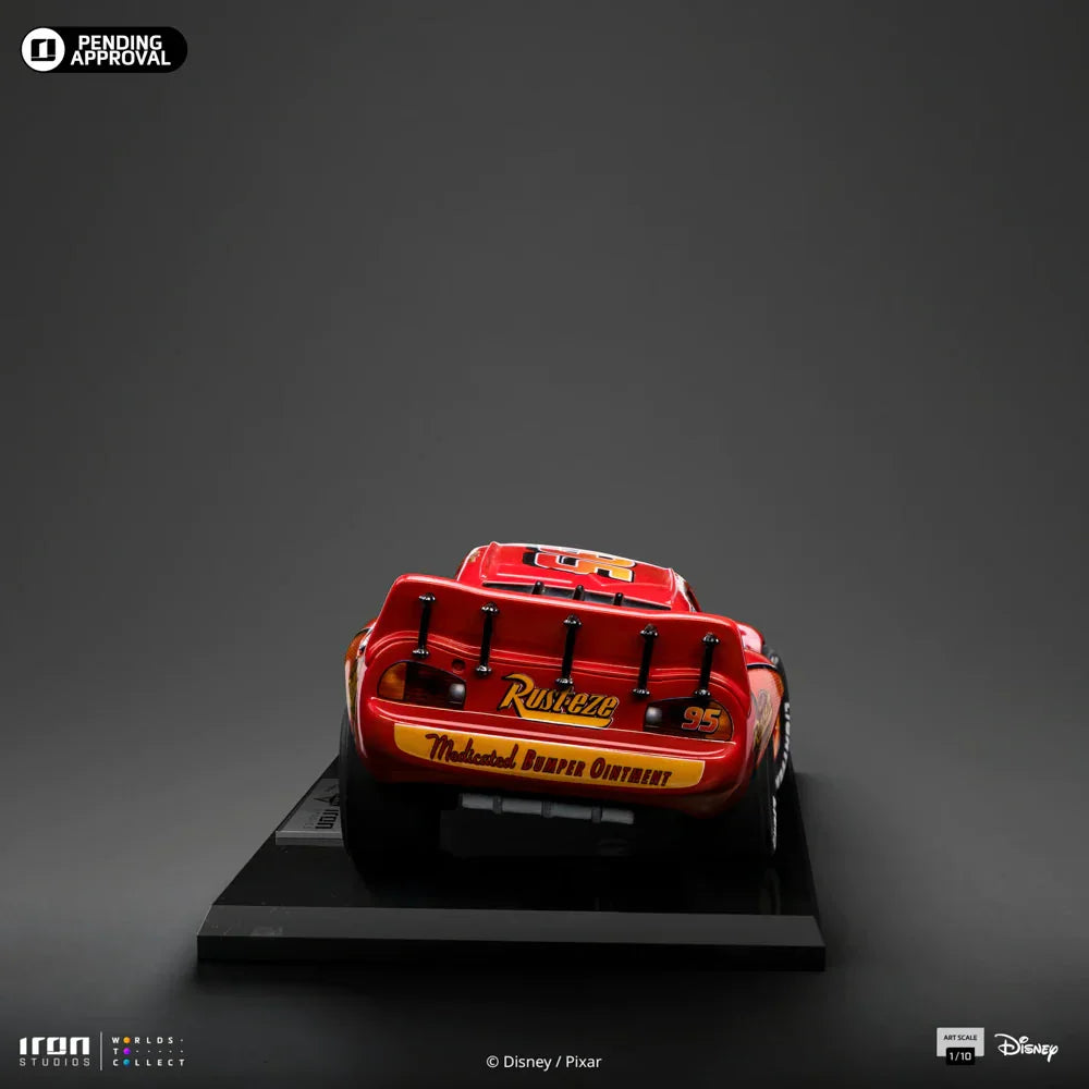 Coches - Estatua de Rayo McQueen a escala 1:10