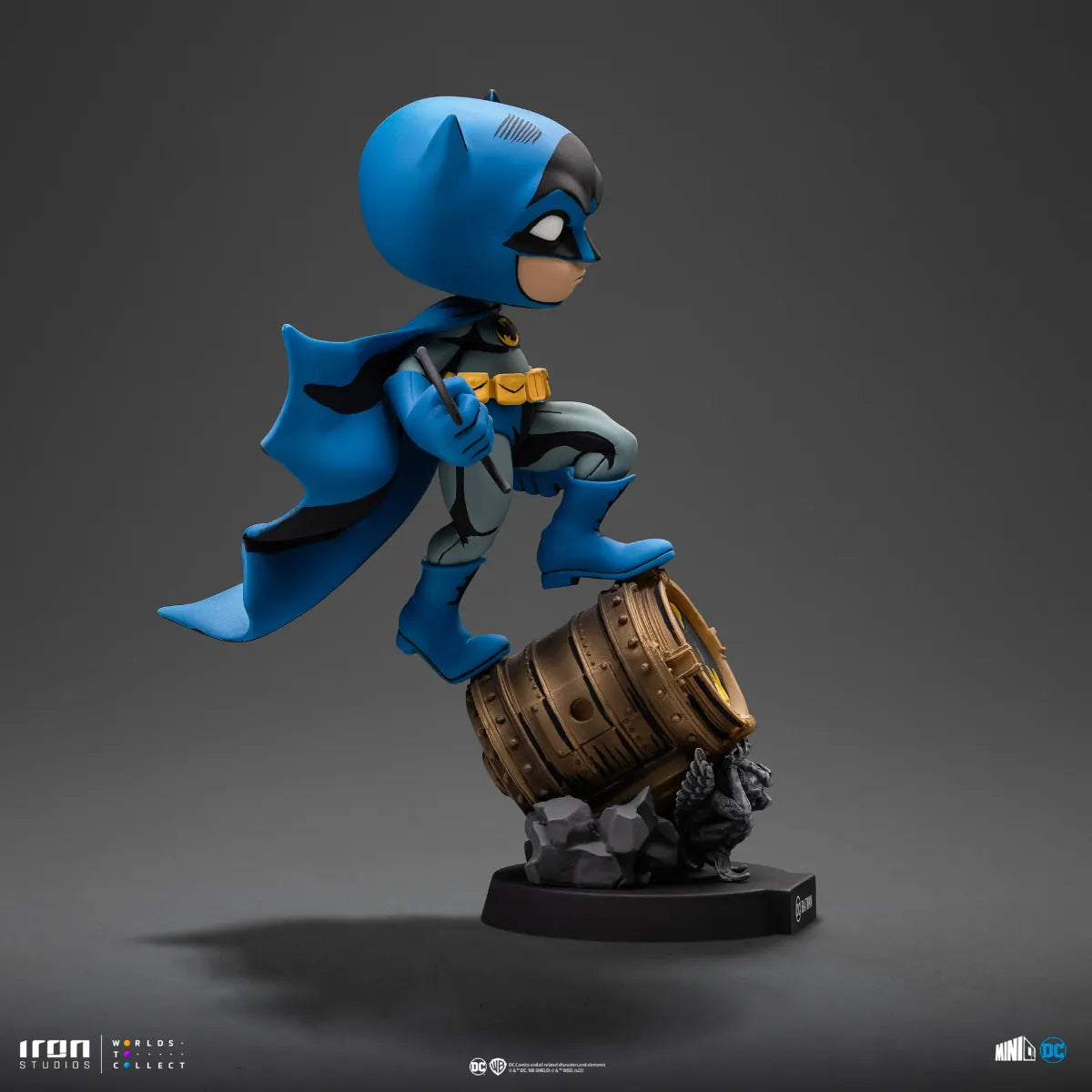IRO57446 DC - Batman On Bat-Signal (Blue Ver.) Minico Vinyl - Iron Studios - Titan Pop Culture