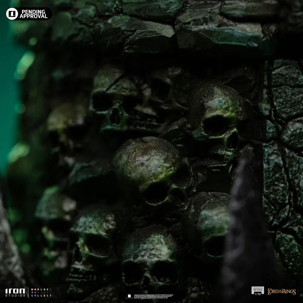 IRO57538 The Lord of the Rings - Aragorn Unleashed 1:10 Scale Statue - Iron Studios - Titan Pop Culture