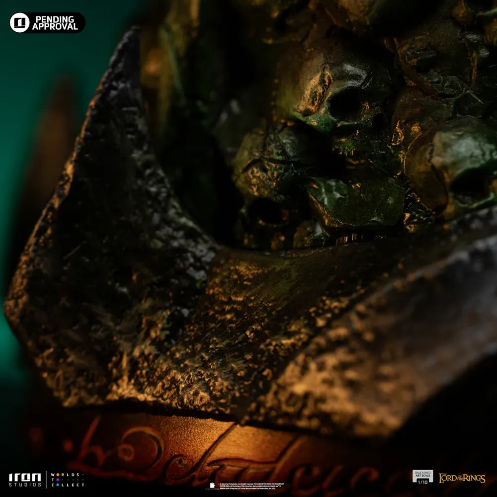 IRO57538 The Lord of the Rings - Aragorn Unleashed 1:10 Scale Statue - Iron Studios - Titan Pop Culture