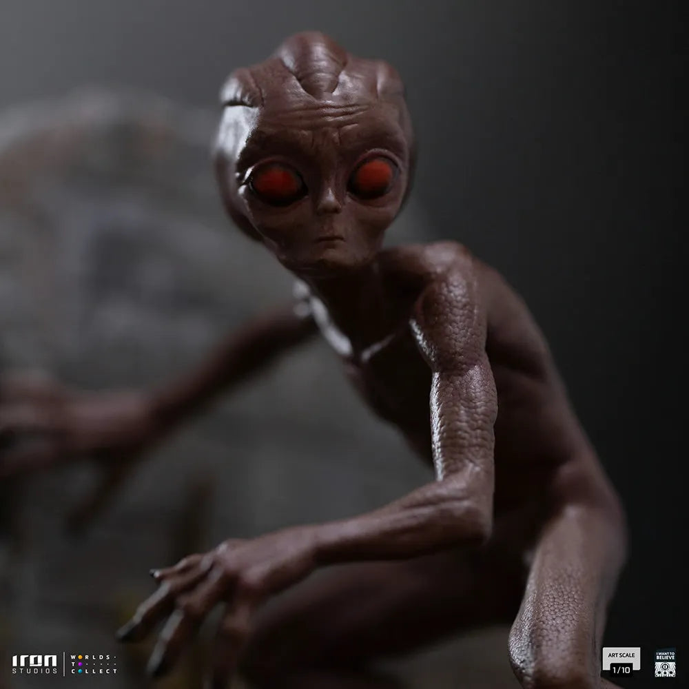 IRO59358 I Want To Believe - Et Varginha 1:10 Scale Statue - Iron Studios - Titan Pop Culture