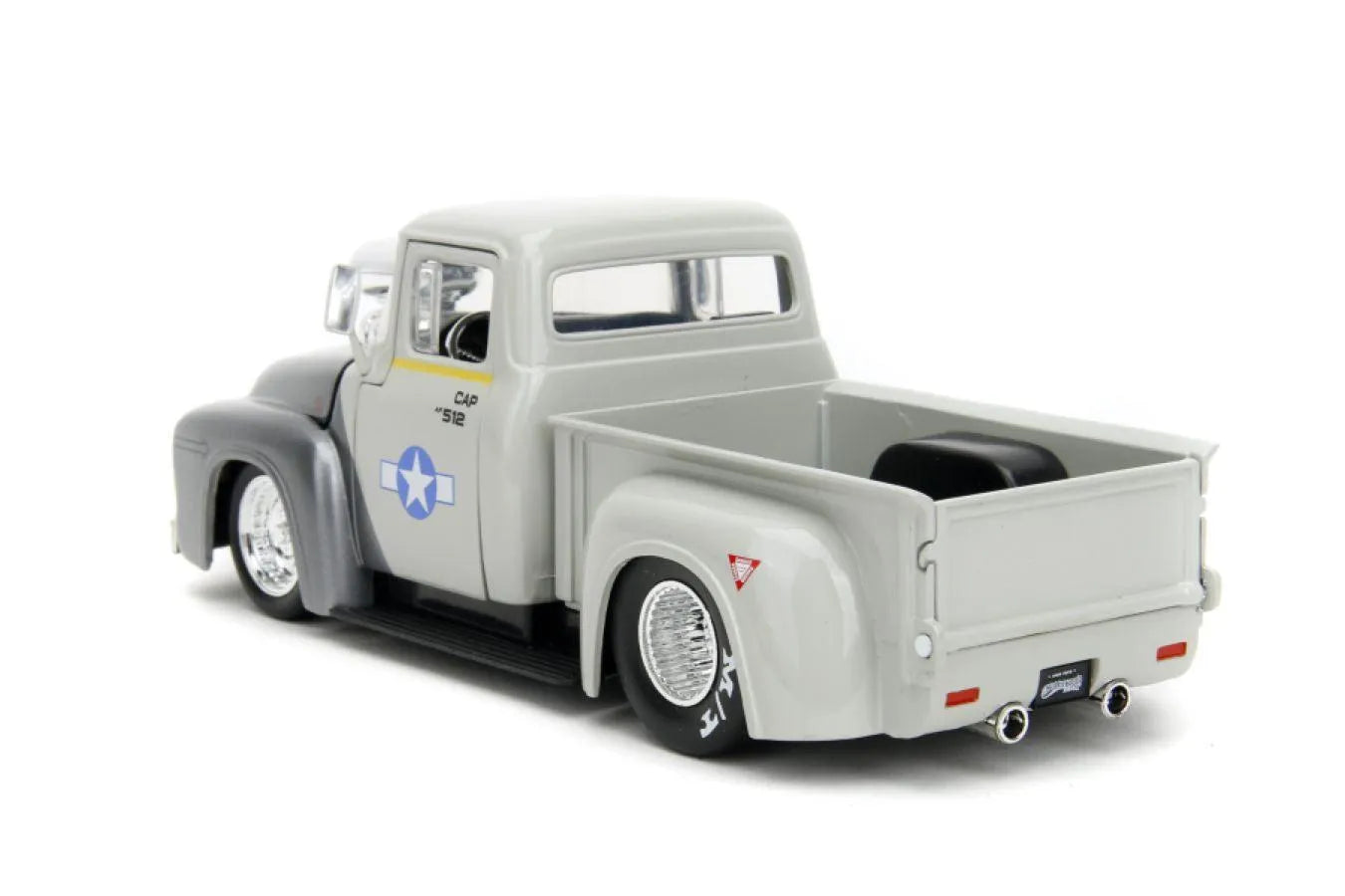 JAD34373 Street Fighter - Ford F-100 (1956) 1:24 with Guile Figure Hollywood Rides Diecast Vehicle - Jada Toys - Titan Pop Culture