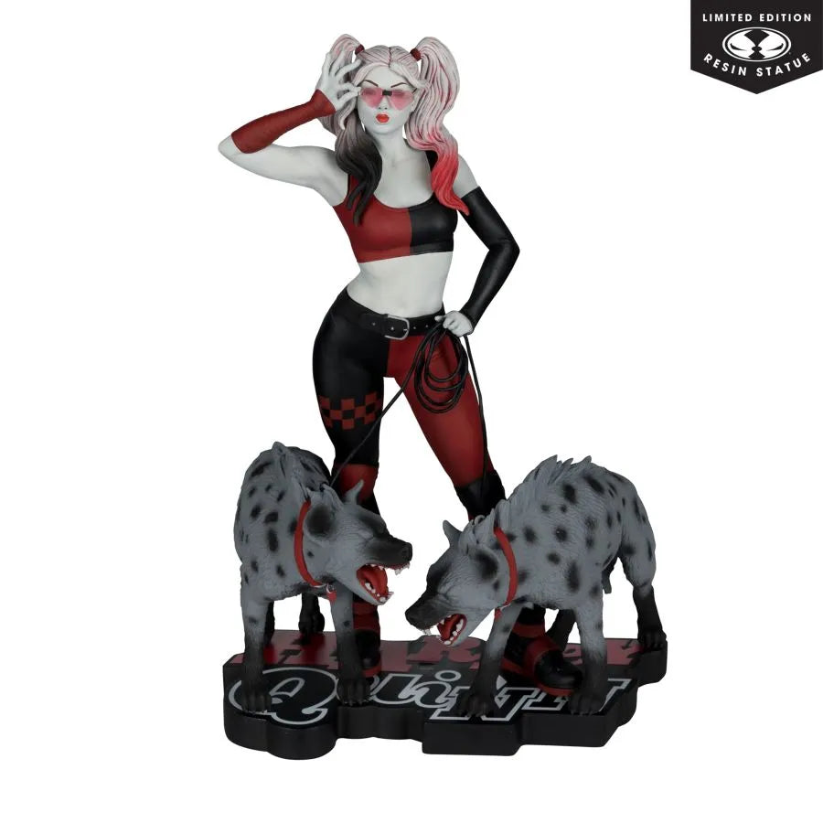 MCF30250 DC Comics - Harley Quinn "Red, White & Black" Resin Statue - McFarlane Toys - Titan Pop Culture