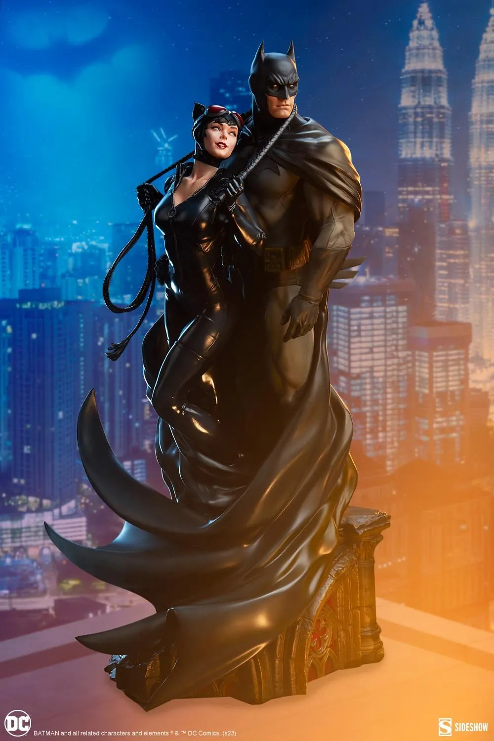 SID200618 DC Comics - Batman & Catwoman Diorama - Sideshow Collectibles - Titan Pop Culture