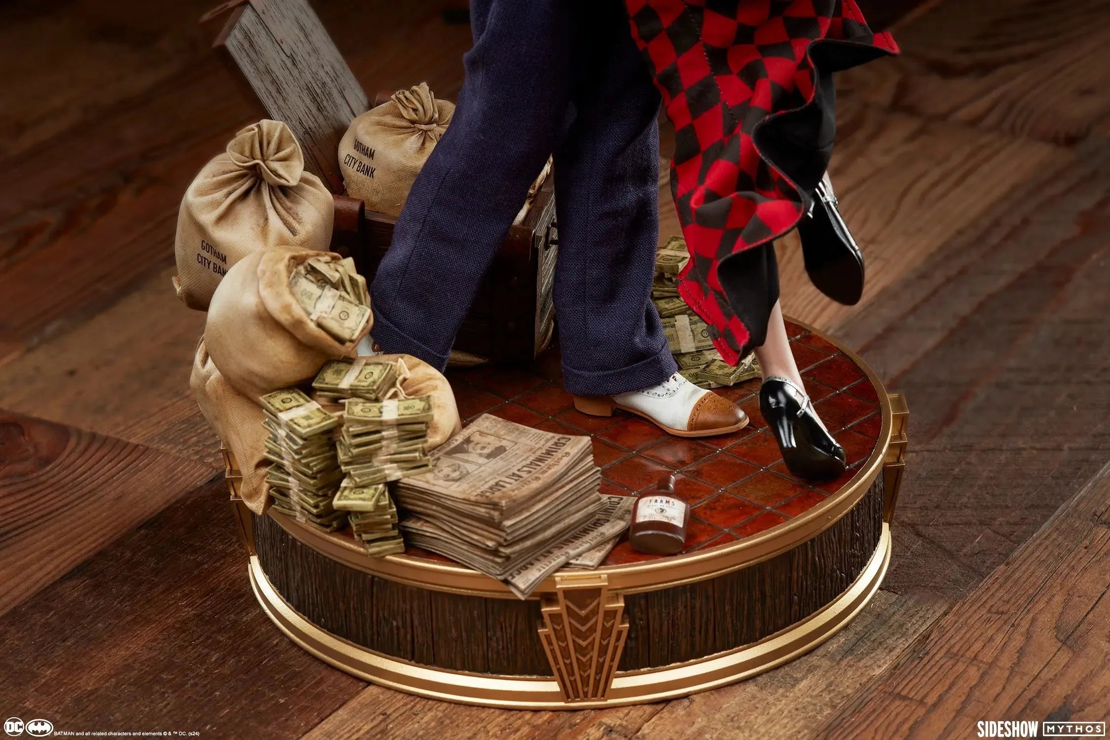 SID200654 DC Comics - The Joker & Harley Quinn (Lawless Love) Diorama - Sideshow Collectibles - Titan Pop Culture