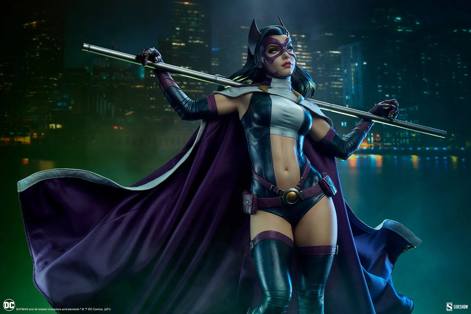 SID300780 DC Comics - Huntress Premium Format Statue - Sideshow Collectibles - Titan Pop Culture