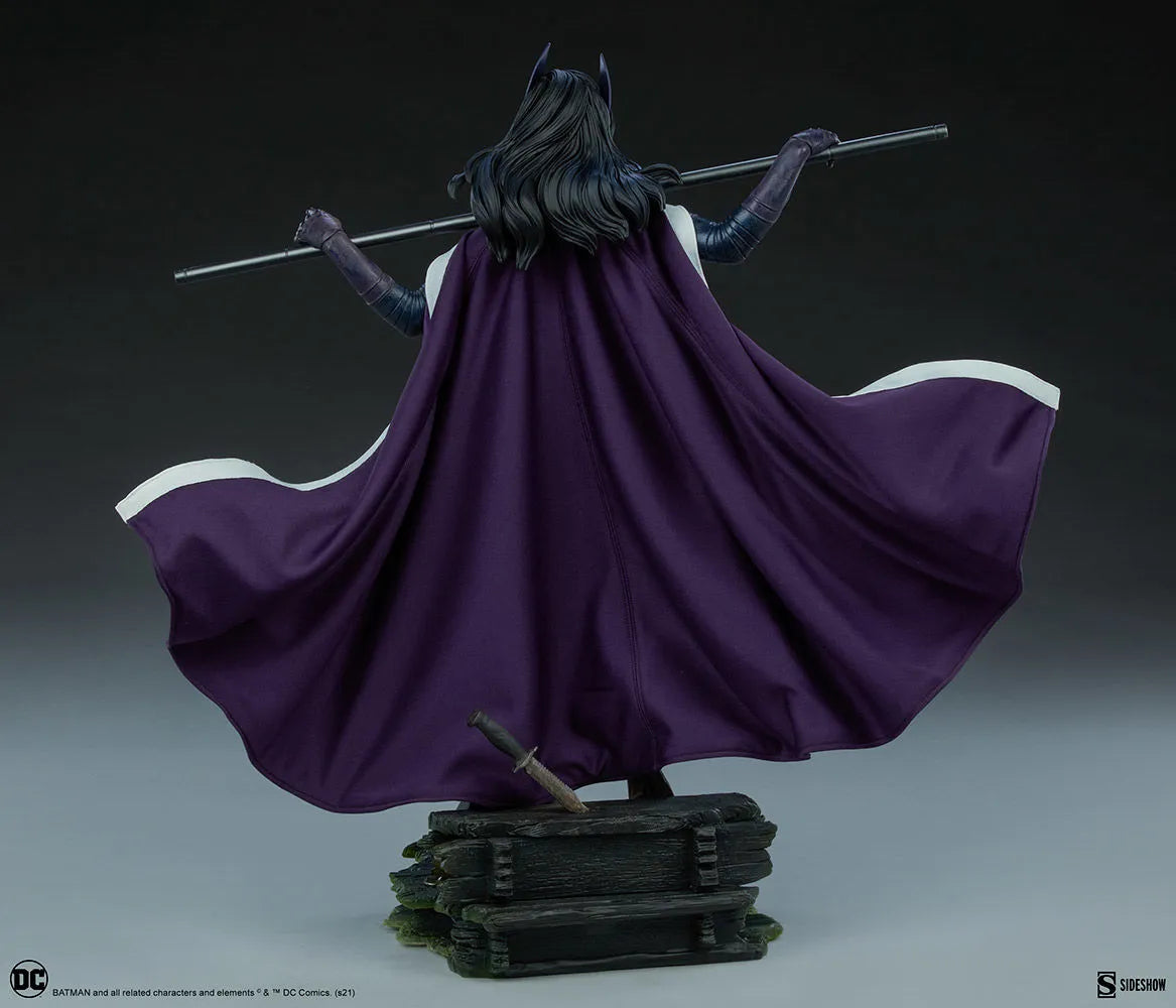 SID300780 DC Comics - Huntress Premium Format Statue - Sideshow Collectibles - Titan Pop Culture