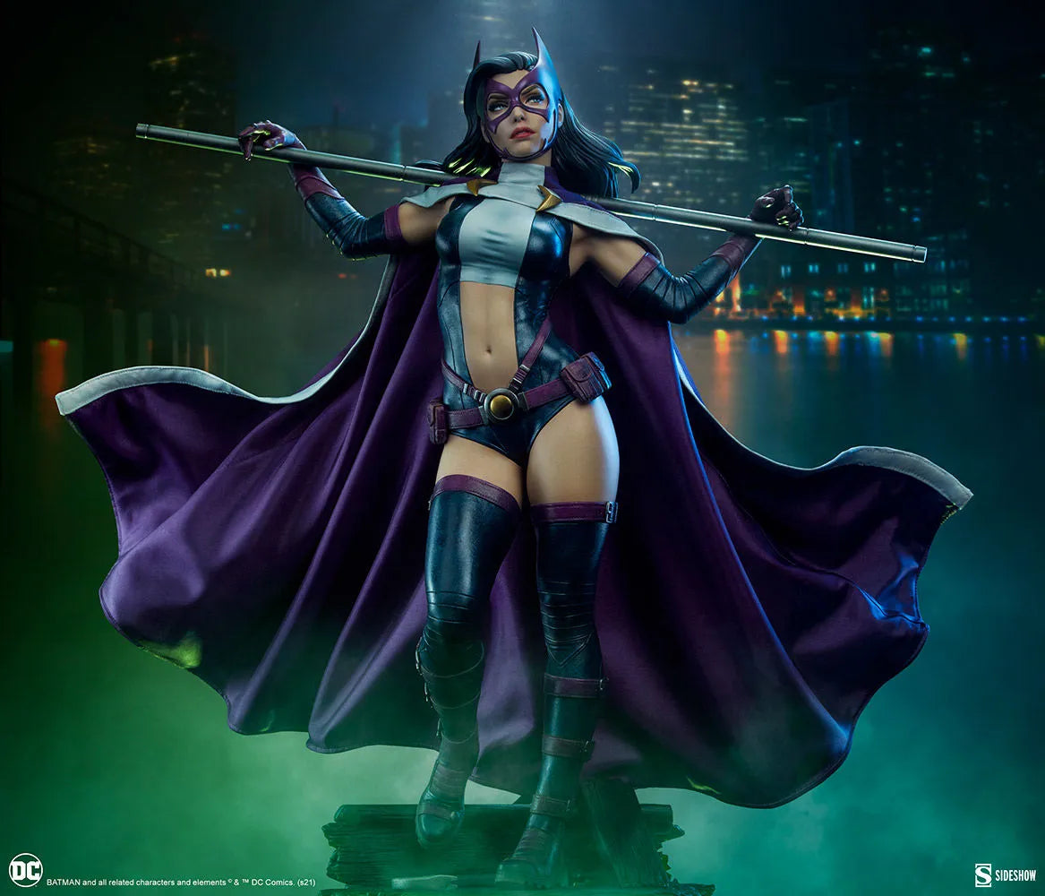 SID300780 DC Comics - Huntress Premium Format Statue - Sideshow Collectibles - Titan Pop Culture