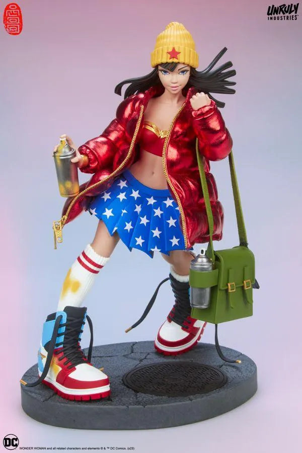UNR700197 DC Comics - Hype Girl (Wonder Woman) Designer Statue - Unruly Industries - Titan Pop Culture