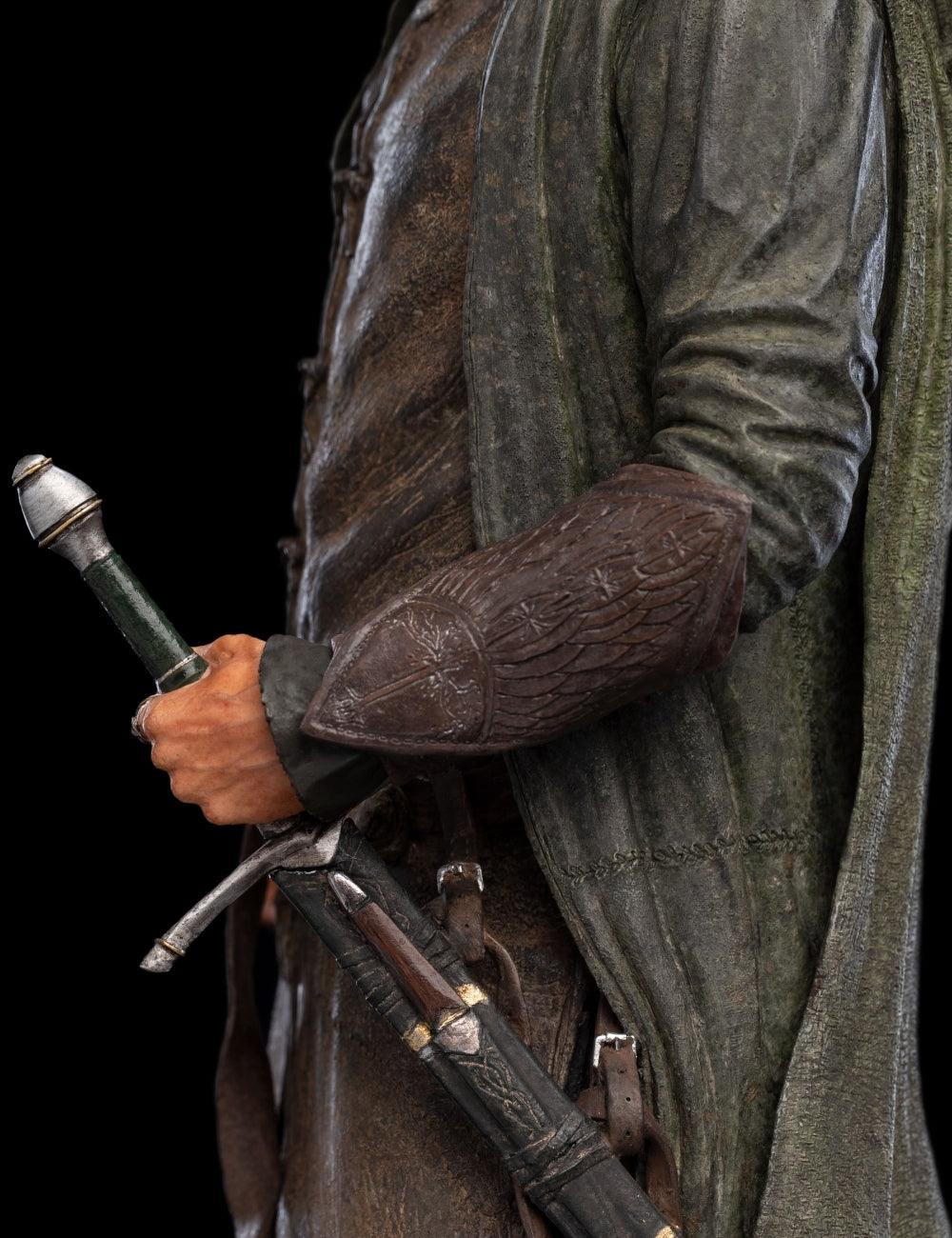 WET04014 The Lord of the Rings - Aragorn, Hunter of the Plains Classic Series 1:6 Scale Statue - Weta Workshop - Titan Pop Culture