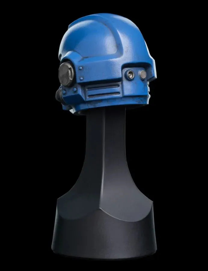 Warhammer 40,000 - Ultramarines Miniature Helm - Weta Workshop - Titan Pop Culture