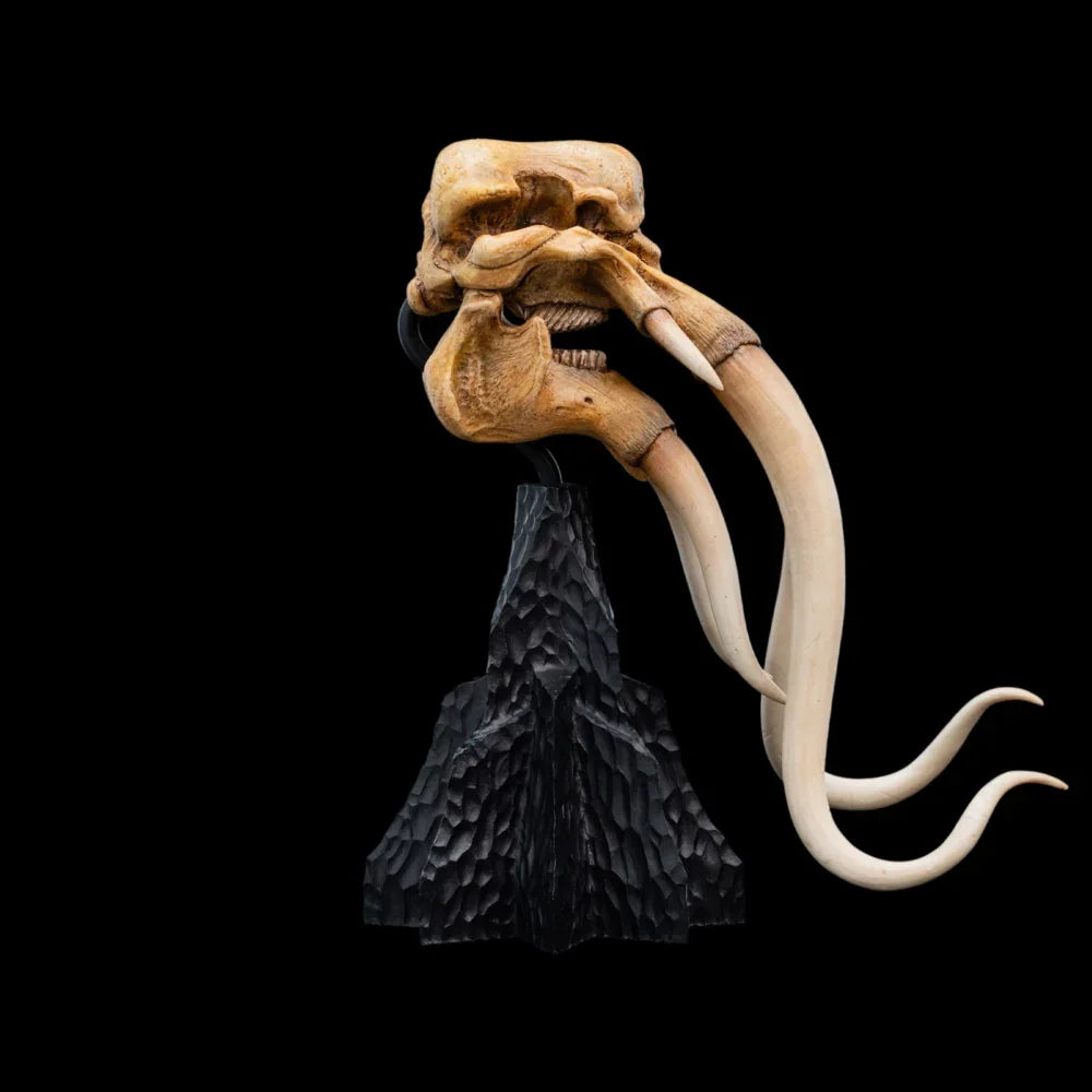 El Señor de los Anillos - Cráneo de un Mumak SDCC 2025 Estatua en miniatura