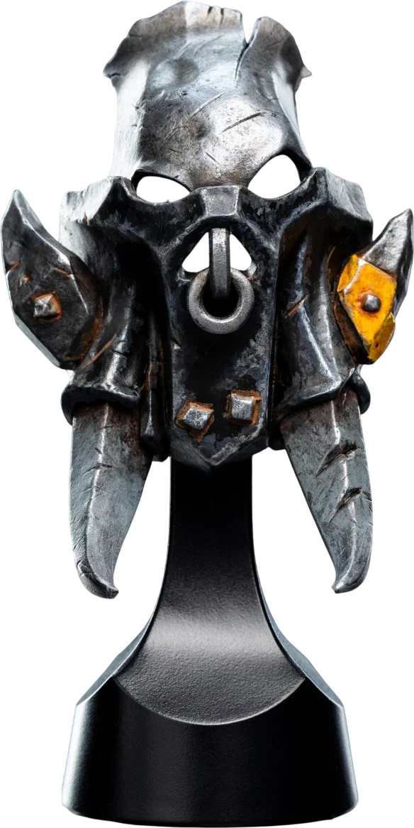 Warhammer: Age of Sigmar - Orruk Ardboy Replica Helmet