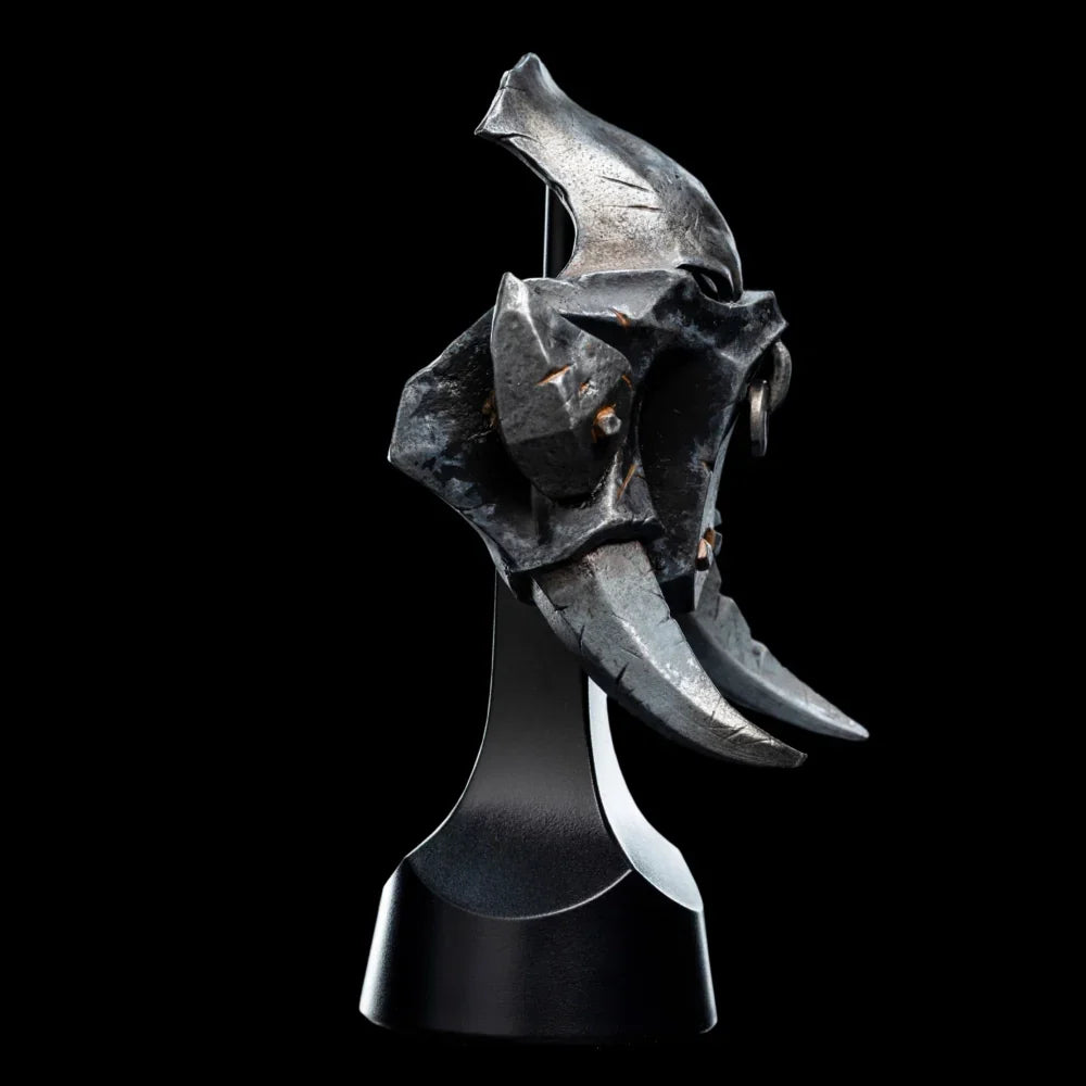 Warhammer: Age of Sigmar - Orruk Ardboy Replica Helmet