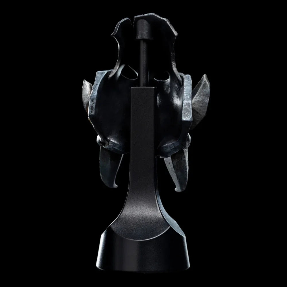 Warhammer: Age of Sigmar - Orruk Ardboy Replica Helmet