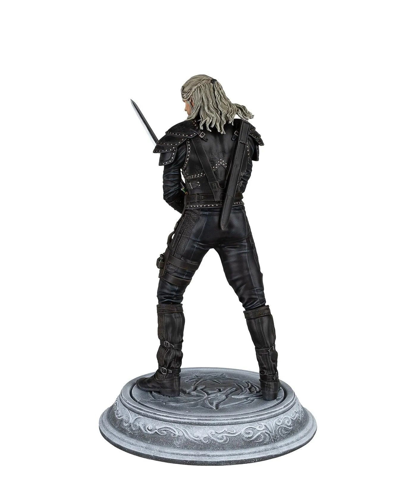 DHC3009-678 The Witcher (TV) - Geralt Season 2 Figure - Dark Horse Comics - Titan Pop Culture