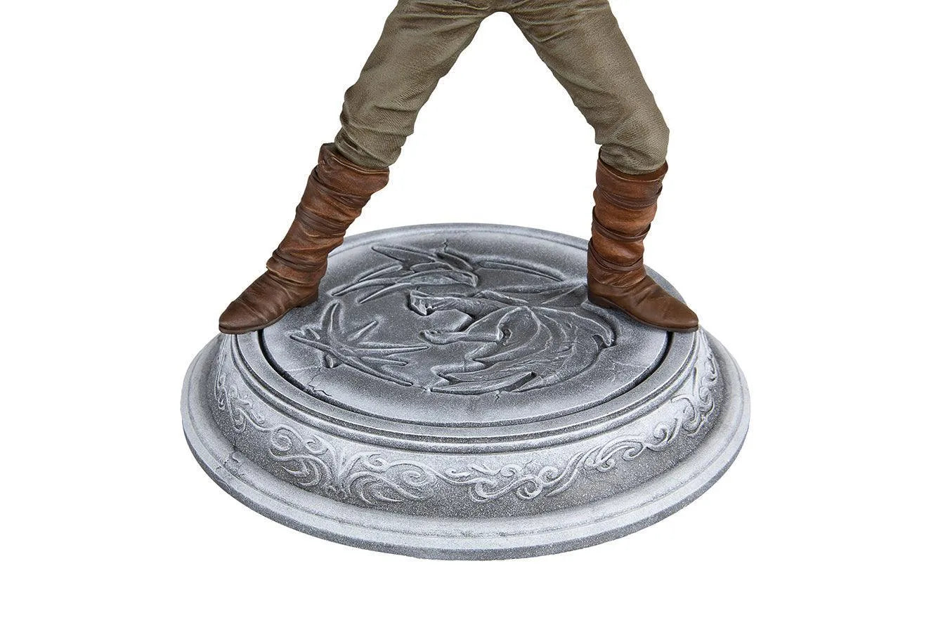 DHC3009-746 The Witcher (TV) - Ciri Season 2 Figure - Dark Horse Comics - Titan Pop Culture