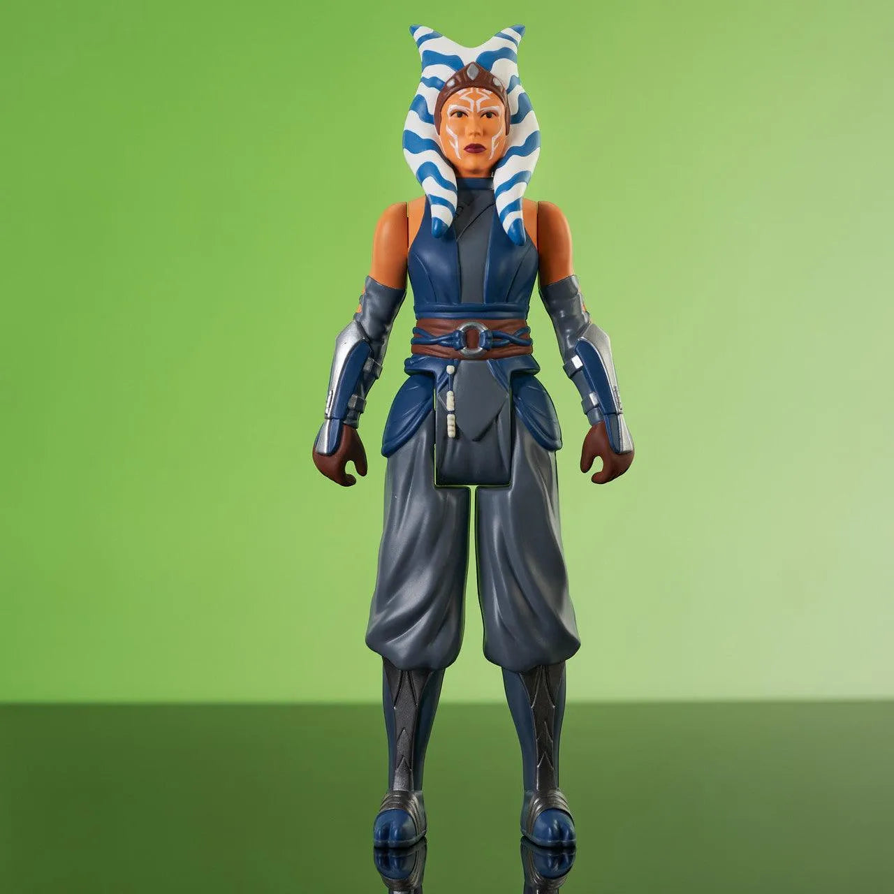 DSTNOV222333 Star Wars: The Mandalorian - Ahsoka Tano Jumbo Figure - Diamond Select Toys - Titan Pop Culture