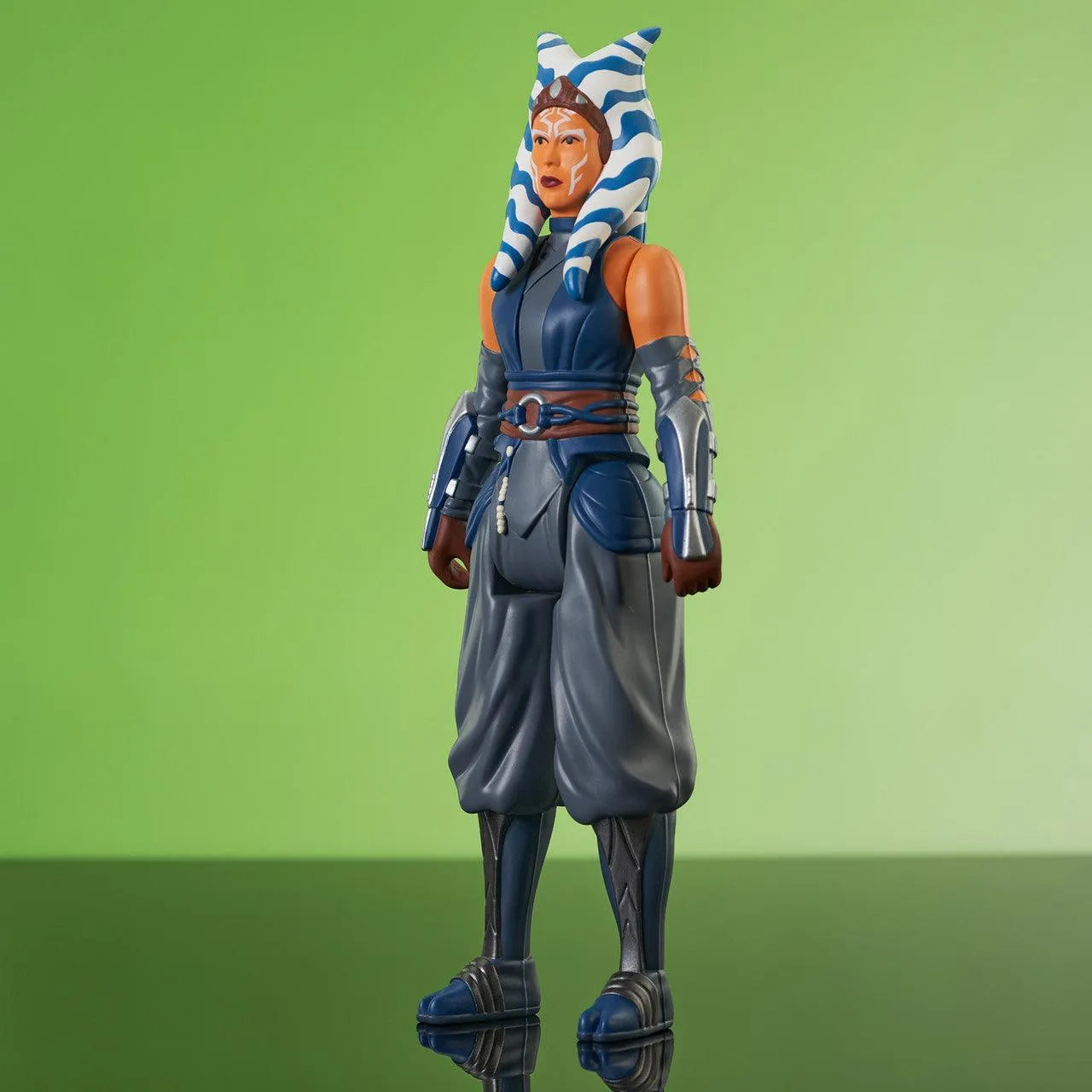 DSTNOV222333 Star Wars: The Mandalorian - Ahsoka Tano Jumbo Figure - Diamond Select Toys - Titan Pop Culture