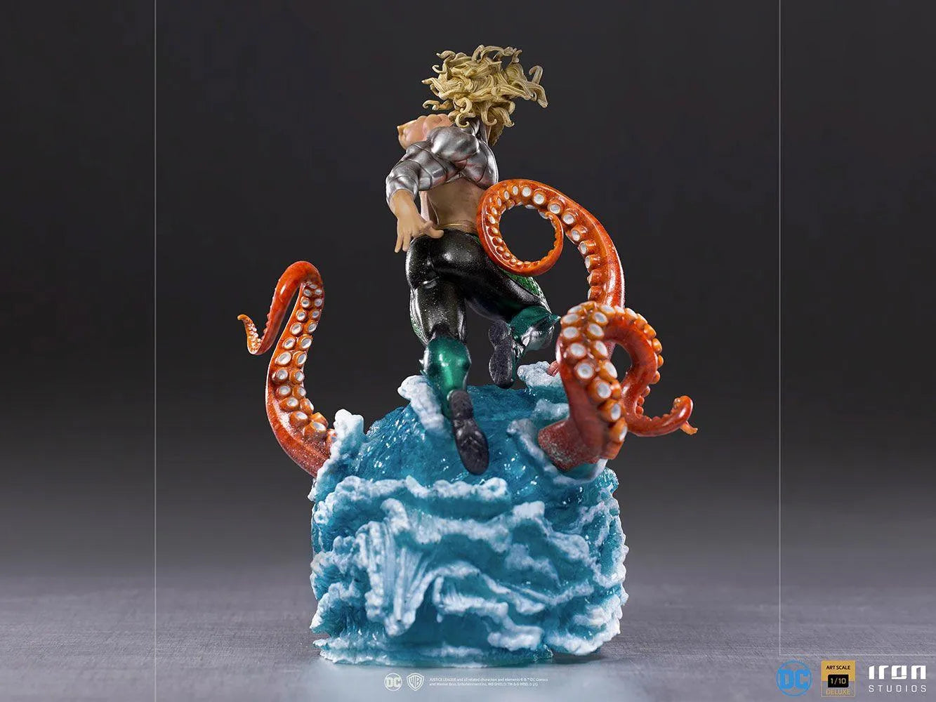 IRO27863 DC Comics - Aquaman Deluxe 1:10 Scale Statue - Iron Studios - Titan Pop Culture