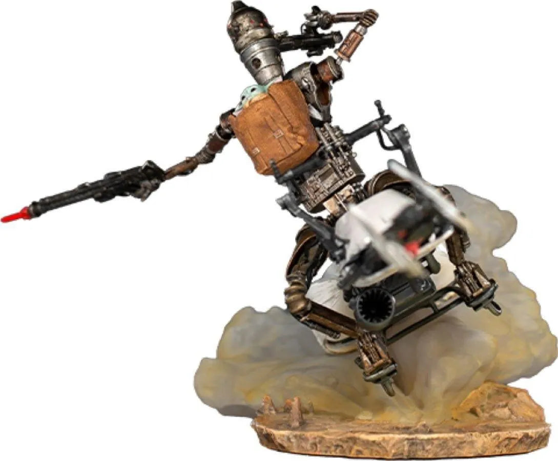 IRO28235 Star Wars: Mandalorian - IG-11 & Child Deluxe 1:10 Scale Statue - Dark Horse Comics - Titan Pop Culture