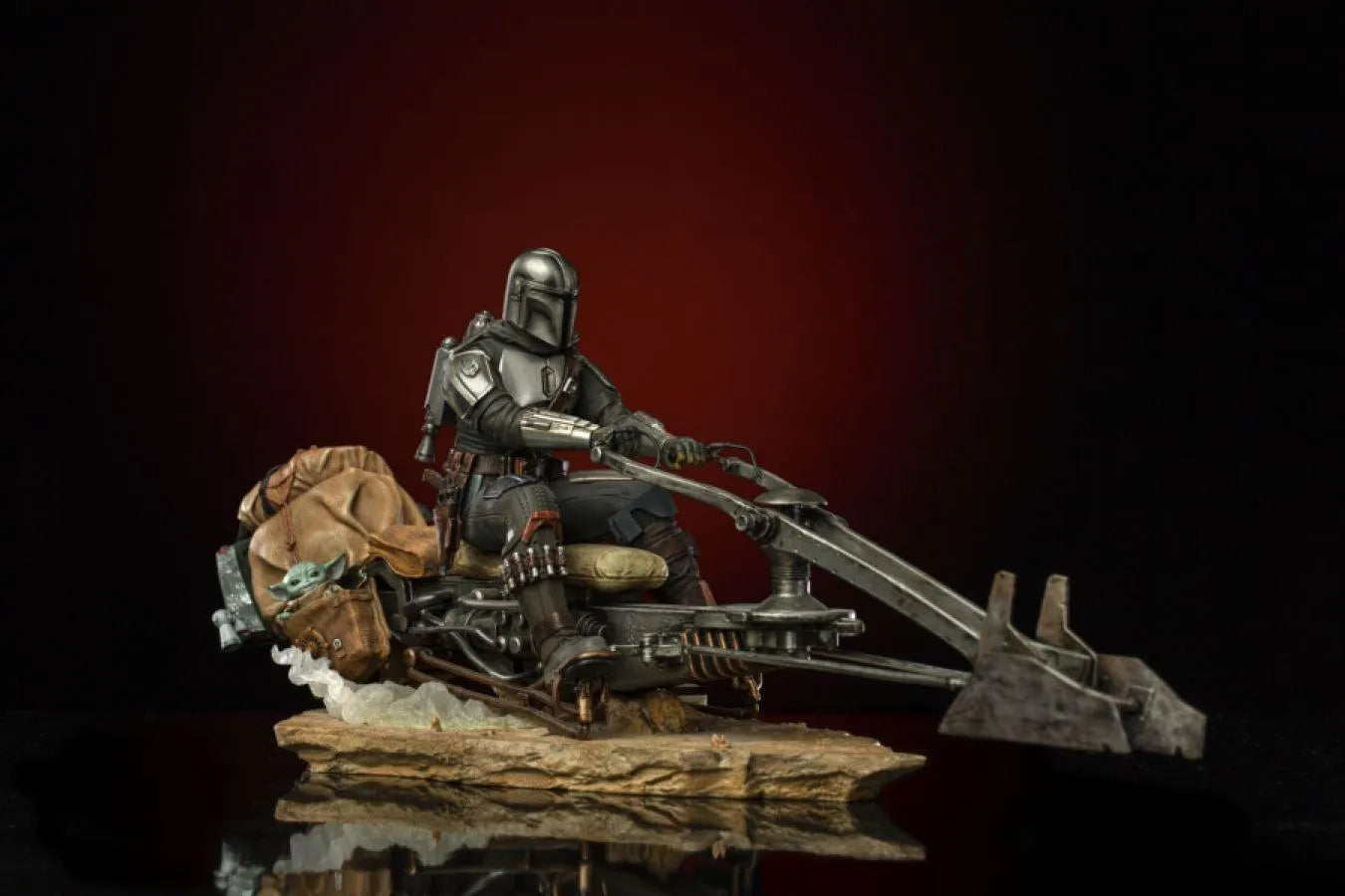 IRO28402 Star Wars: The Mandalorian - Mandalorian on Speederbike Deluxe 1:10 Scale Statue - Iron Studios - Titan Pop Culture