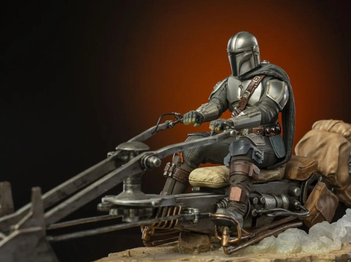 IRO28402 Star Wars: The Mandalorian - Mandalorian on Speederbike Deluxe 1:10 Scale Statue - Iron Studios - Titan Pop Culture