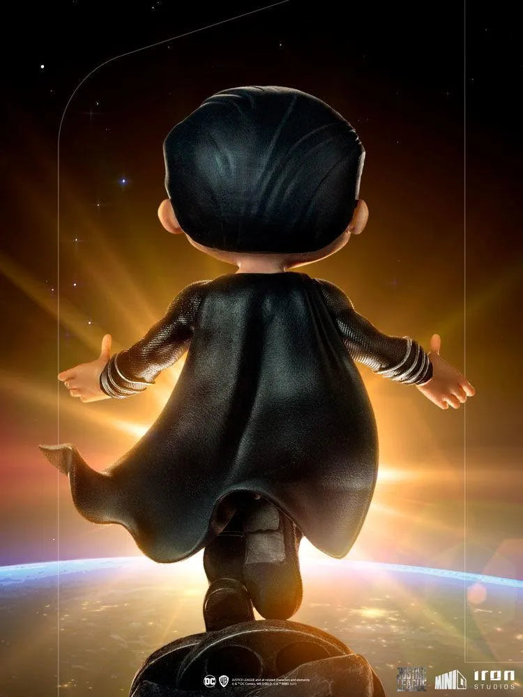 IRO28723 Zack Snyder's Justice League (2021) - Superman Black Suit Minico - Iron Studios - Titan Pop Culture