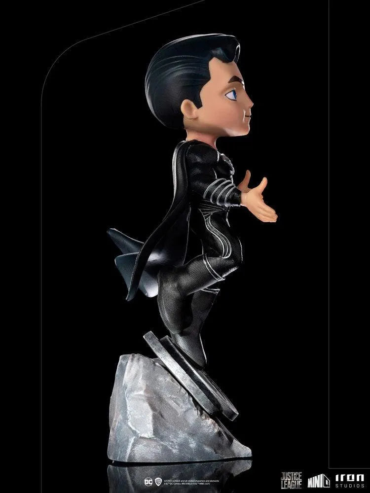 IRO28723 Zack Snyder's Justice League (2021) - Superman Black Suit Minico - Iron Studios - Titan Pop Culture