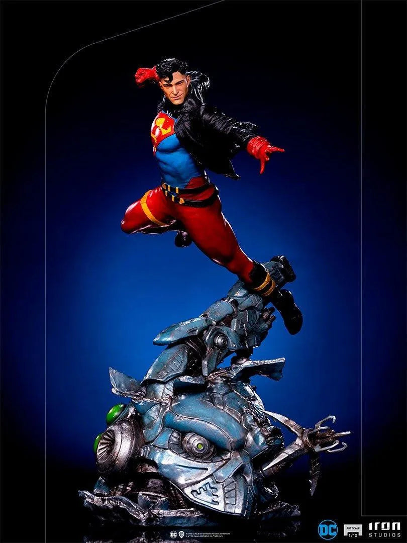 IRO29225 Superman - Superboy 1:10 Scale Statue - Iron Studios - Titan Pop Culture