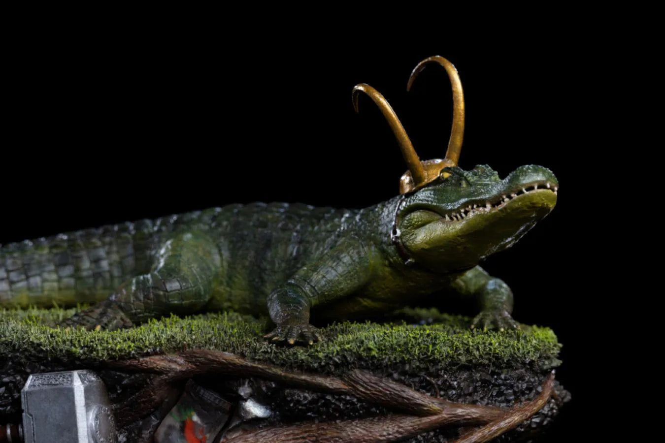 IRO29256 Loki (TV) - Alligator Loki 1:10 Scale Statue - Iron Studios - Titan Pop Culture
