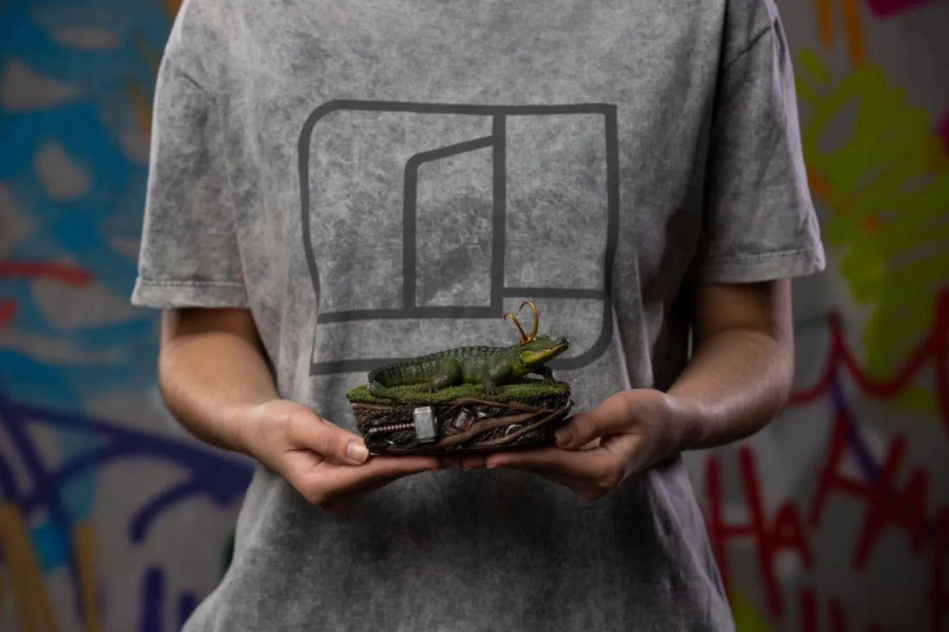 IRO29256 Loki (TV) - Alligator Loki 1:10 Scale Statue - Iron Studios - Titan Pop Culture