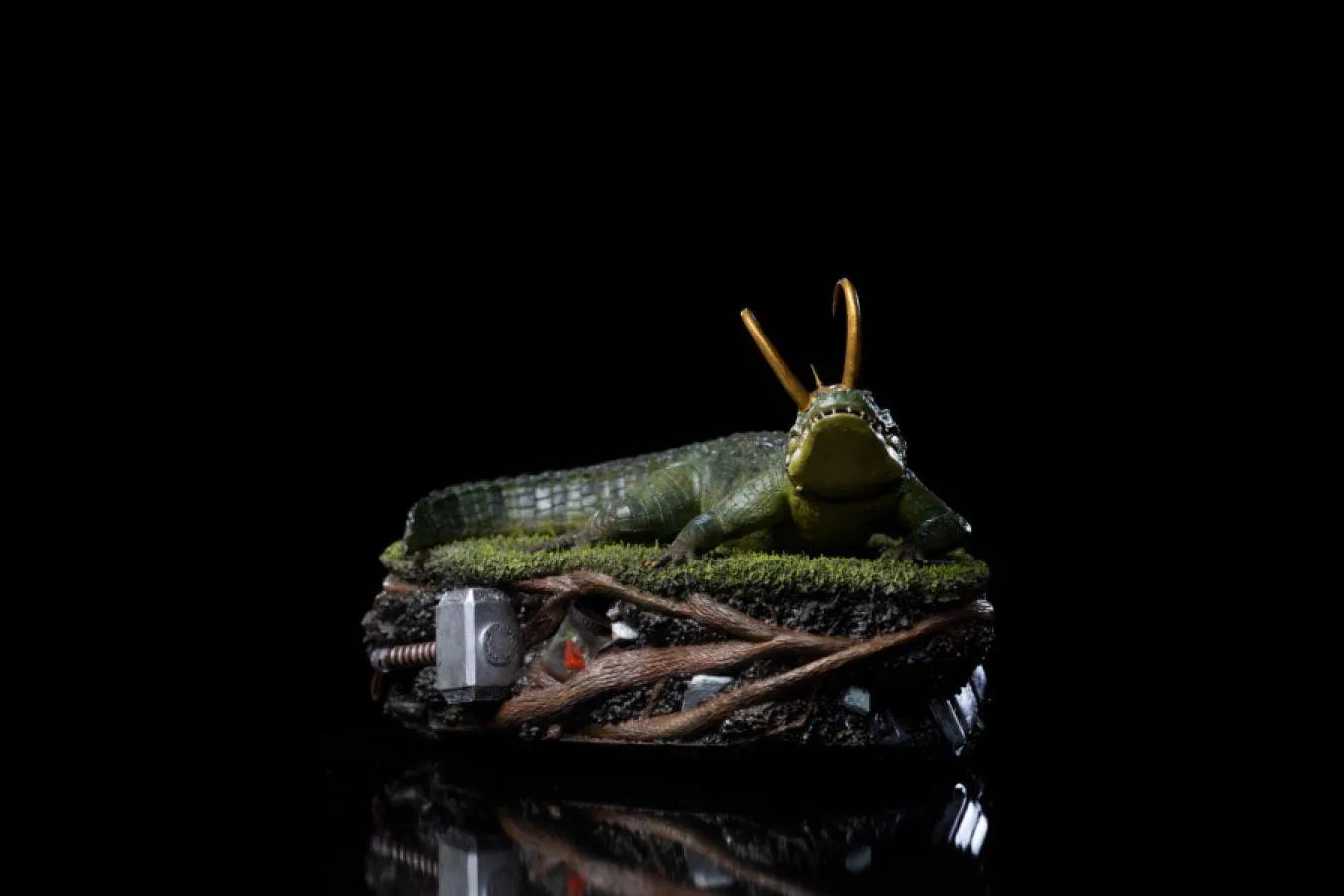 IRO29256 Loki (TV) - Alligator Loki 1:10 Scale Statue - Iron Studios - Titan Pop Culture