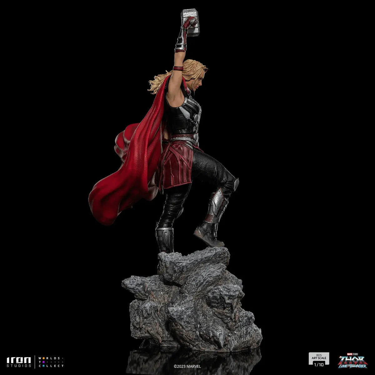 IRO51260 Thor 4: Love and Thunder - Mighty Thor (Jane Foster) 1:10 Scale Statue - Iron Studios - Titan Pop Culture