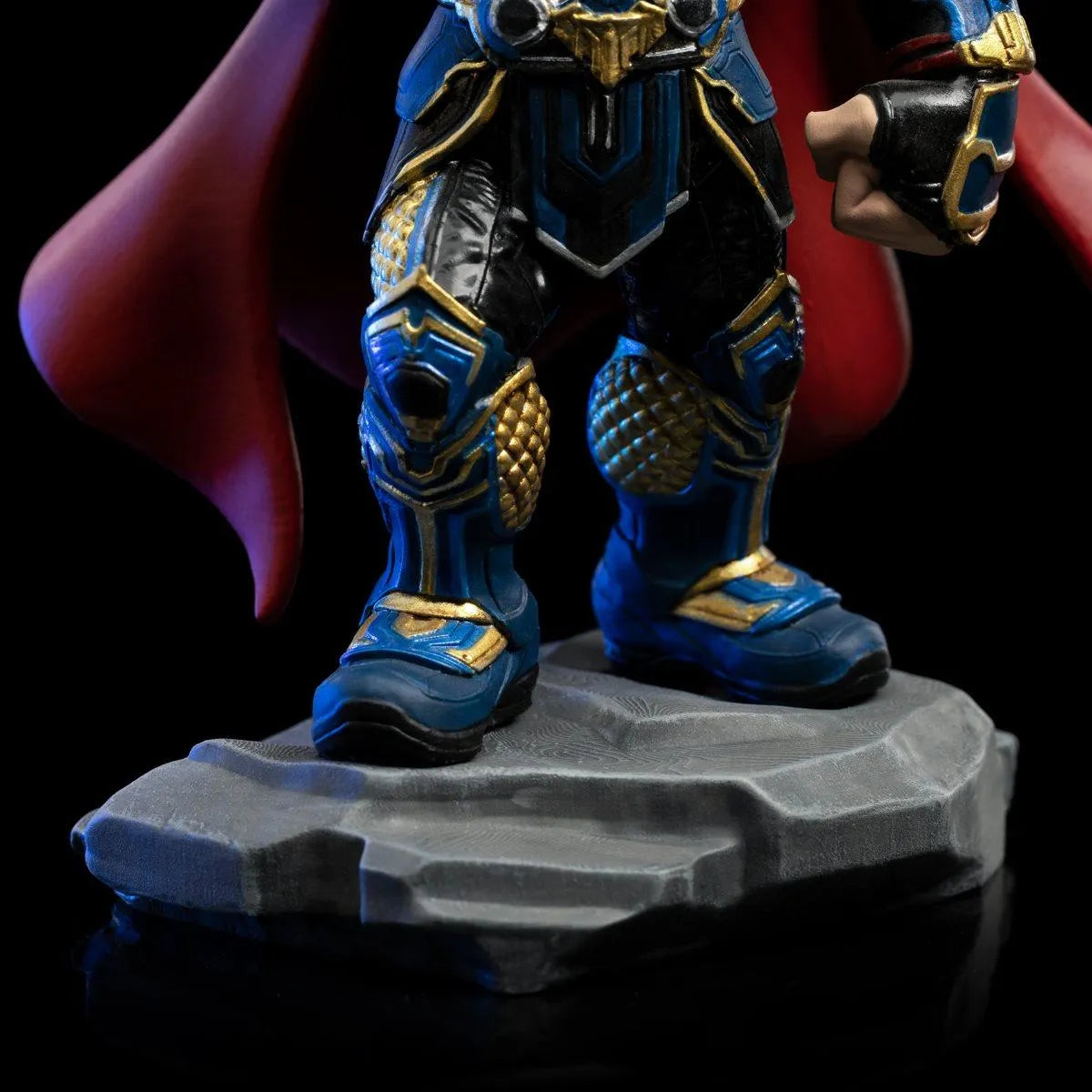 IRO51291 Thor 4: Love and Thunder - Thor Minico Vinyl - Iron Studios - Titan Pop Culture