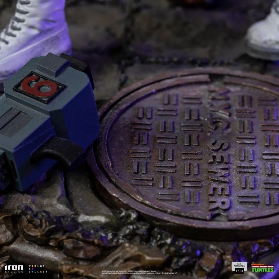 IRO52120 Teenage Mutant Ninja Turtles (tv 1987) - April O'Neil 1:10 Scale Statue - Iron Studios - Titan Pop Culture